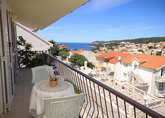 Апартаменты With A Parking Space Hvar - 4004 *