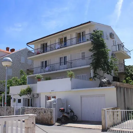 With A Parking Space Hvar - 4004 흐바르