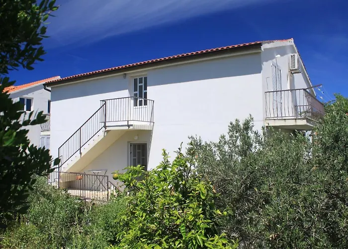 With A Parking Space Hvar - 4004 흐바르