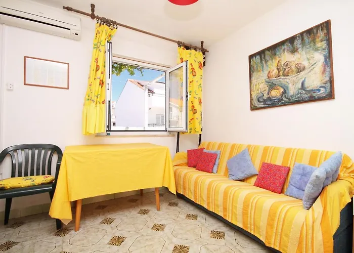 With A Parking Space Hvar - 4004 흐바르